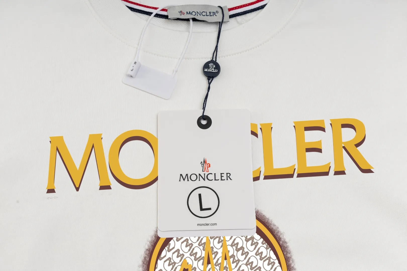 【 Quality】 【🎉 🎊】 【 MONCLER】【In Stock 】 🏅2024 New Arrival Premium 3D LOGO ， ， Premium ⚠️ ： 460 ， 21S 10S 26/2 1*1 ！ ， ， ， ， ， ！ Same Style ✔ Same Style： ❗ ✔【 Same Style， In Stock！】 ➡Size：S M L XL XXL ➡ ：Black White ⚠️Size Size